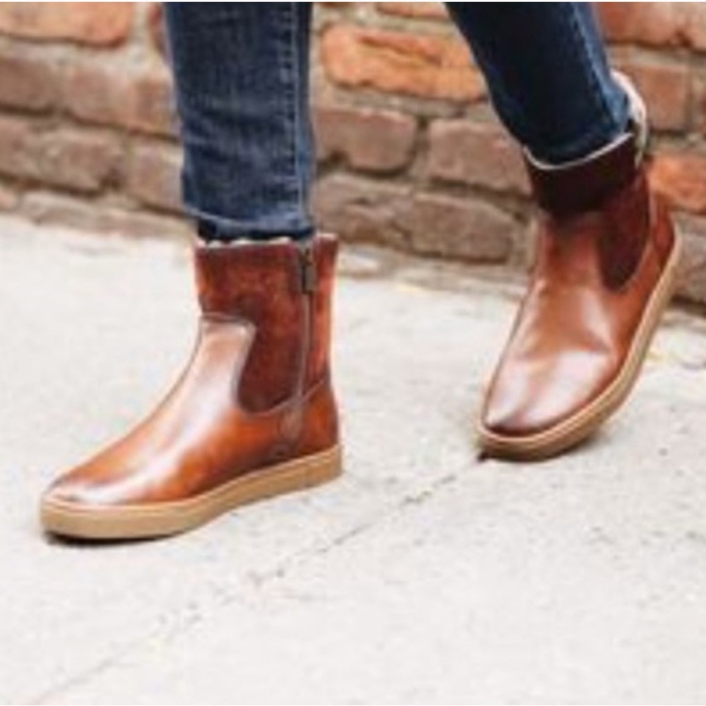 Frye Gemma Short Shearling Leather and Suede Boots in Cognac Brown Size 6.5 - Picture 3 of 17